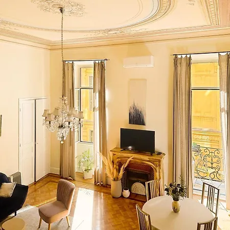 Bohemian Hideaway In The Old Apartament
